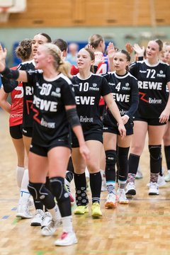 Bild 348 - wBJ SV Henstedt Ulzburg - HSG Holstein Kiel/Kronshagen : Ergebnis: 30:28